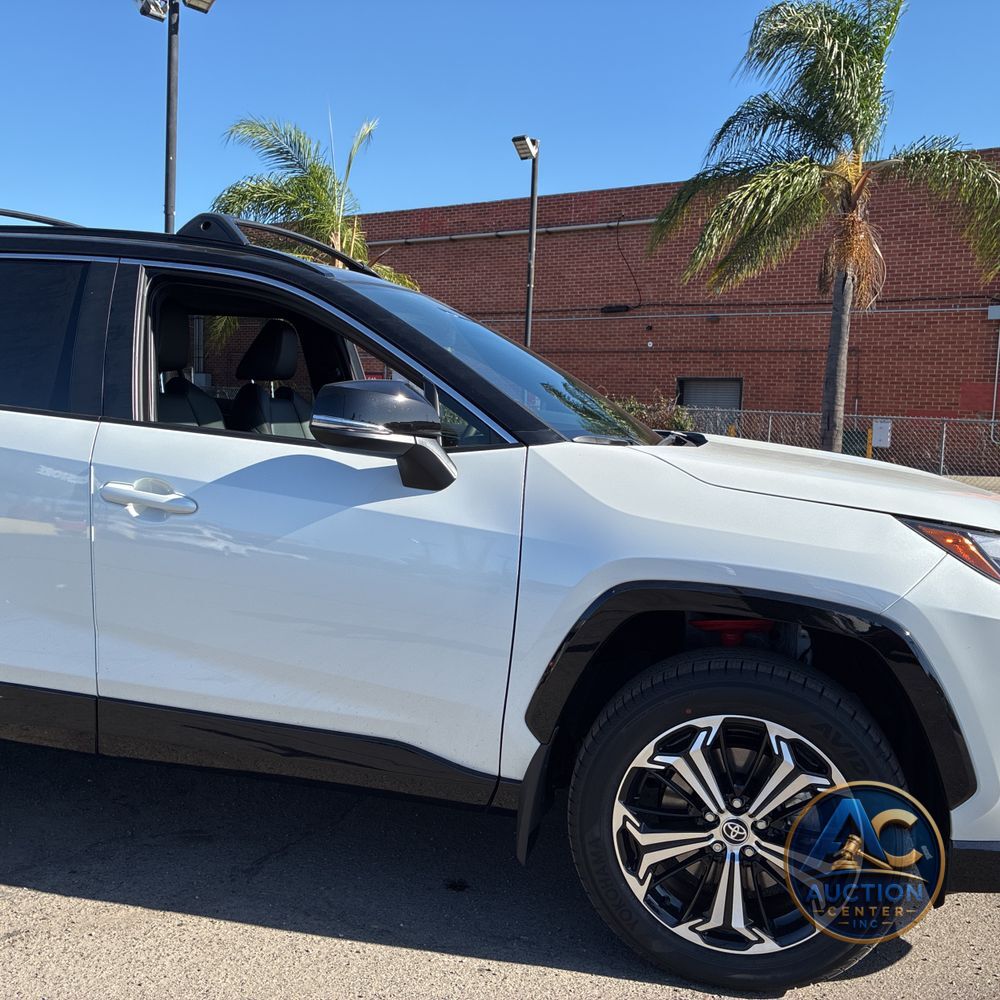 2025 Toyota RAV4 Plug-in Hybrid XSE