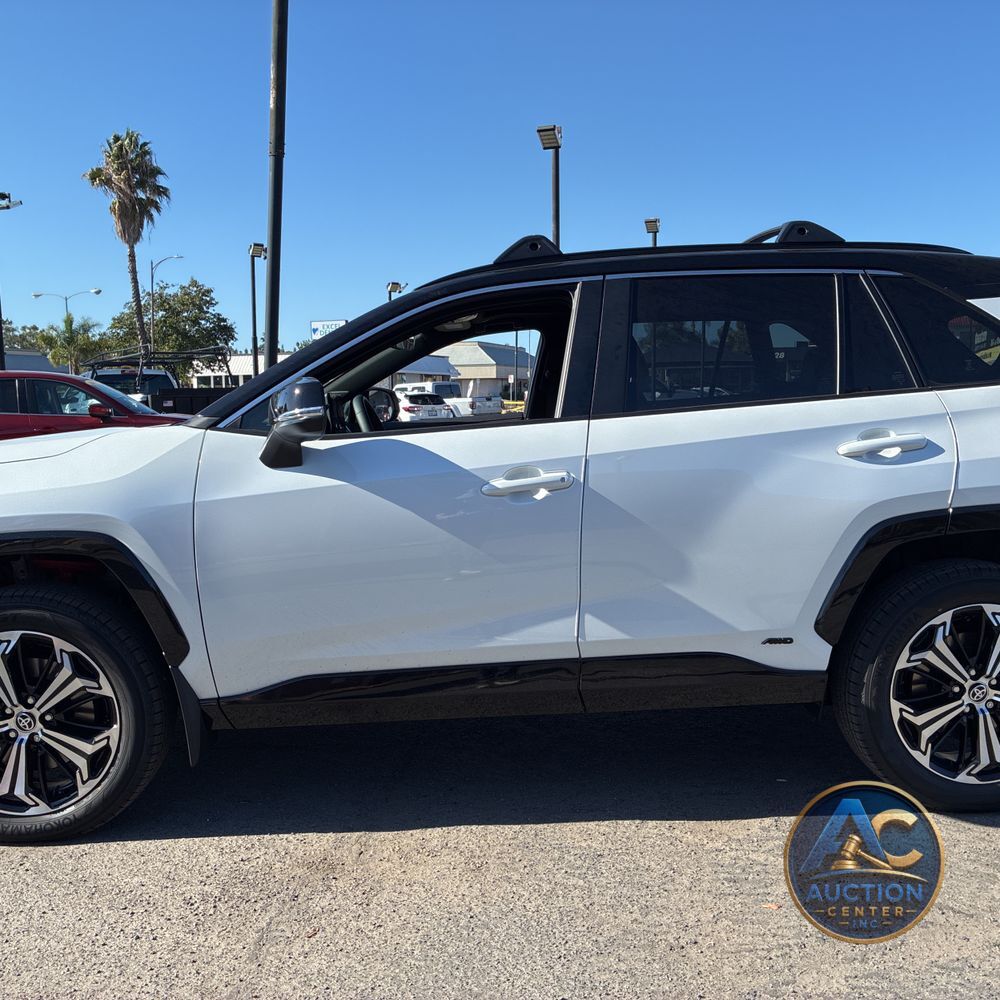 2025 Toyota RAV4 Plug-in Hybrid XSE