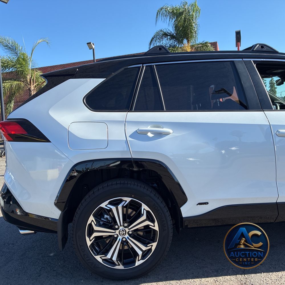 2025 Toyota RAV4 Plug-in Hybrid XSE