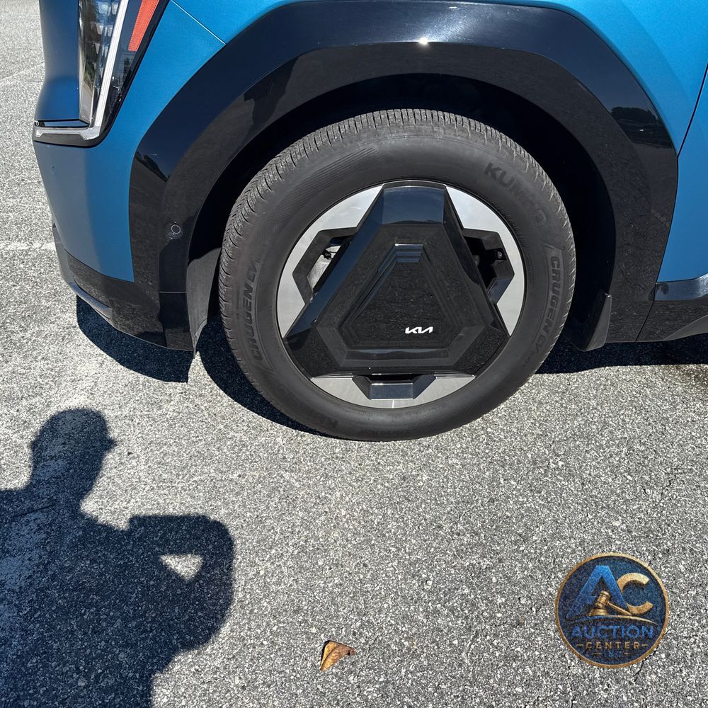 2024 Kia EV9 Land