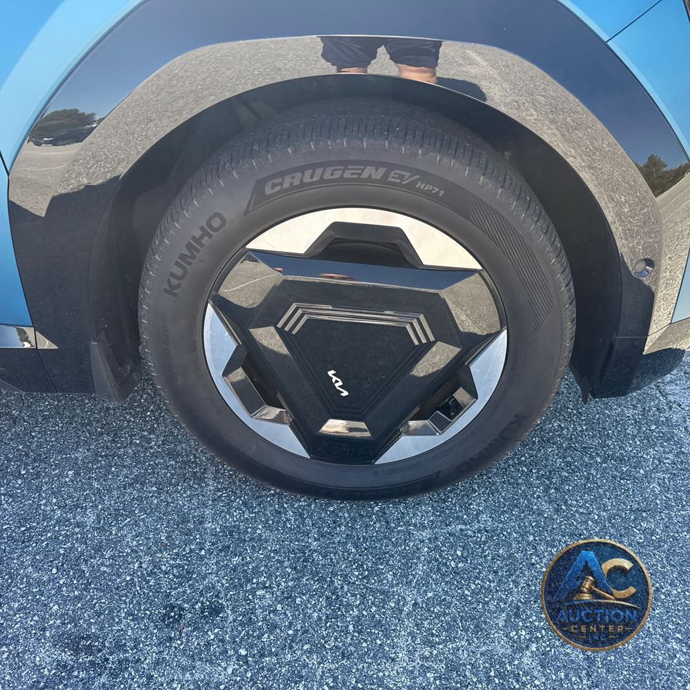 2024 Kia EV9 Land