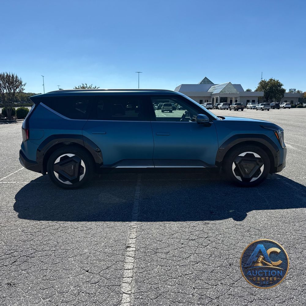 2024 Kia EV9 Land