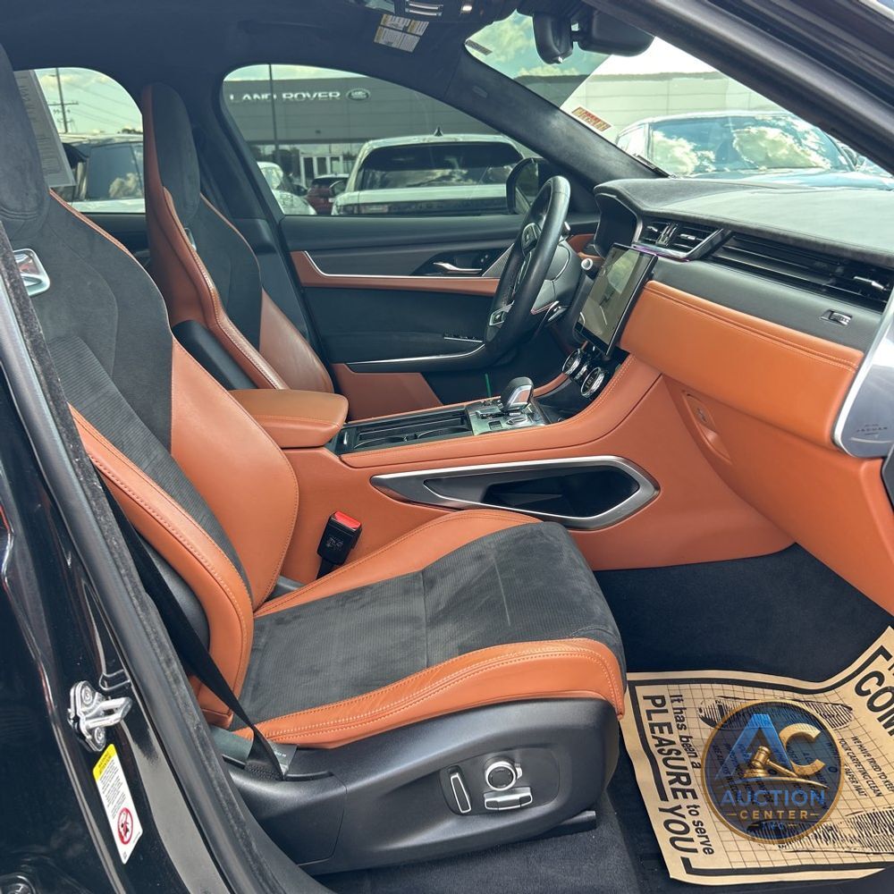 2022 Jaguar F-Pace SVR