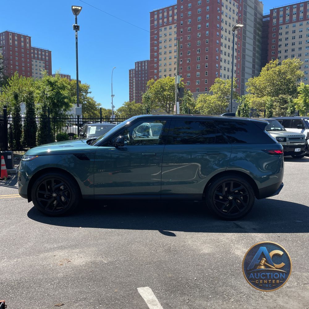 2024 Land Rover Range Rover Sport P360 SE