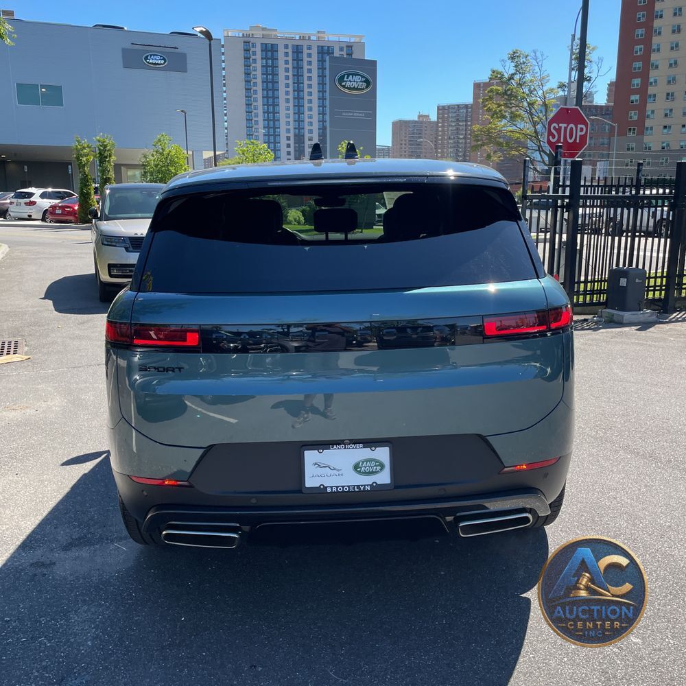 2024 Land Rover Range Rover Sport P360 SE
