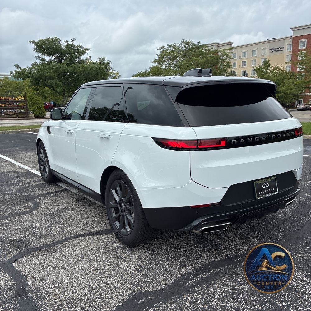 2024 Land Rover Range Rover Sport P360 SE