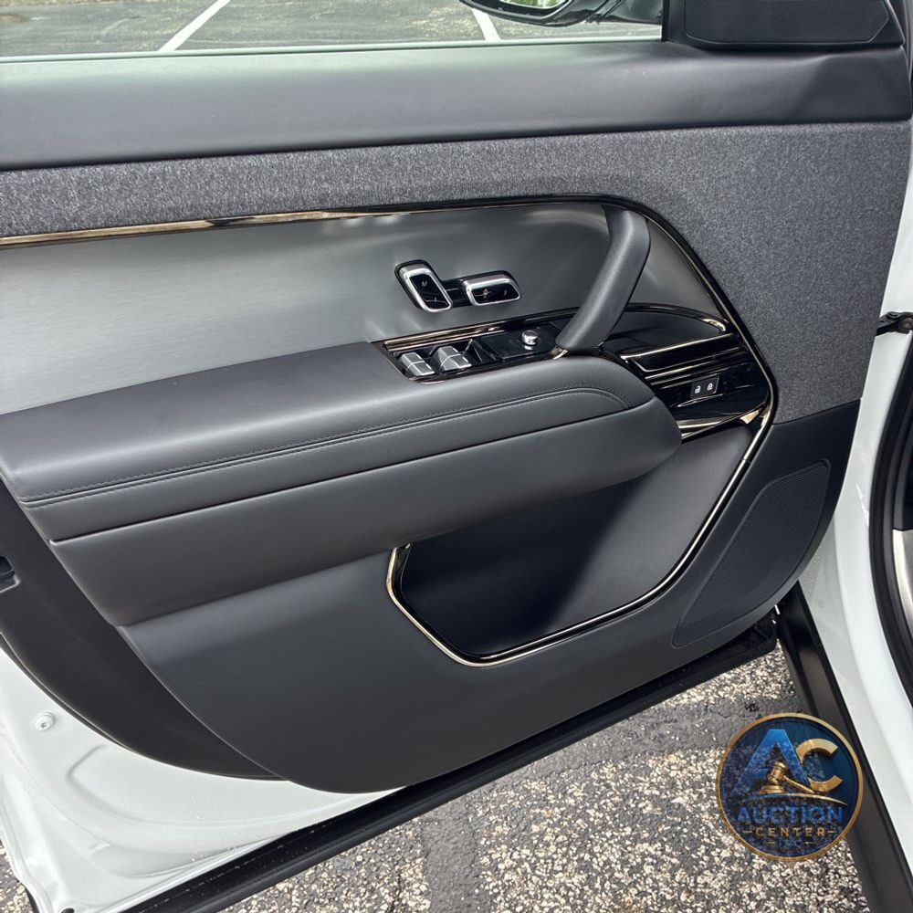2024 Land Rover Range Rover Sport P360 SE