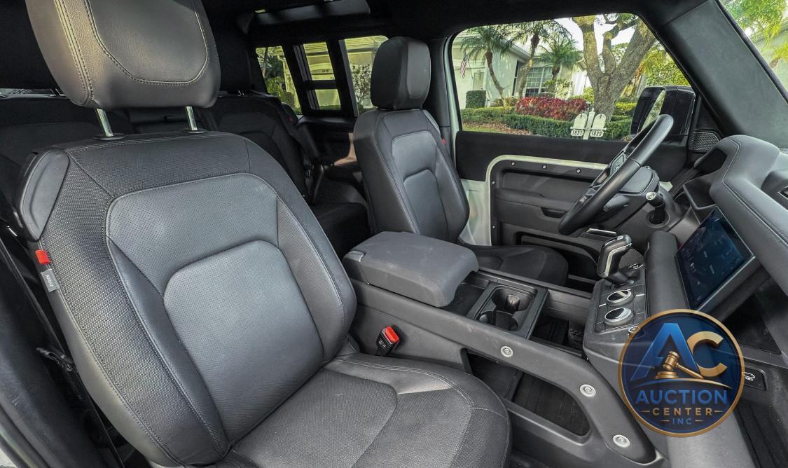 2023 Land Rover Defender 90 Trophy Edition