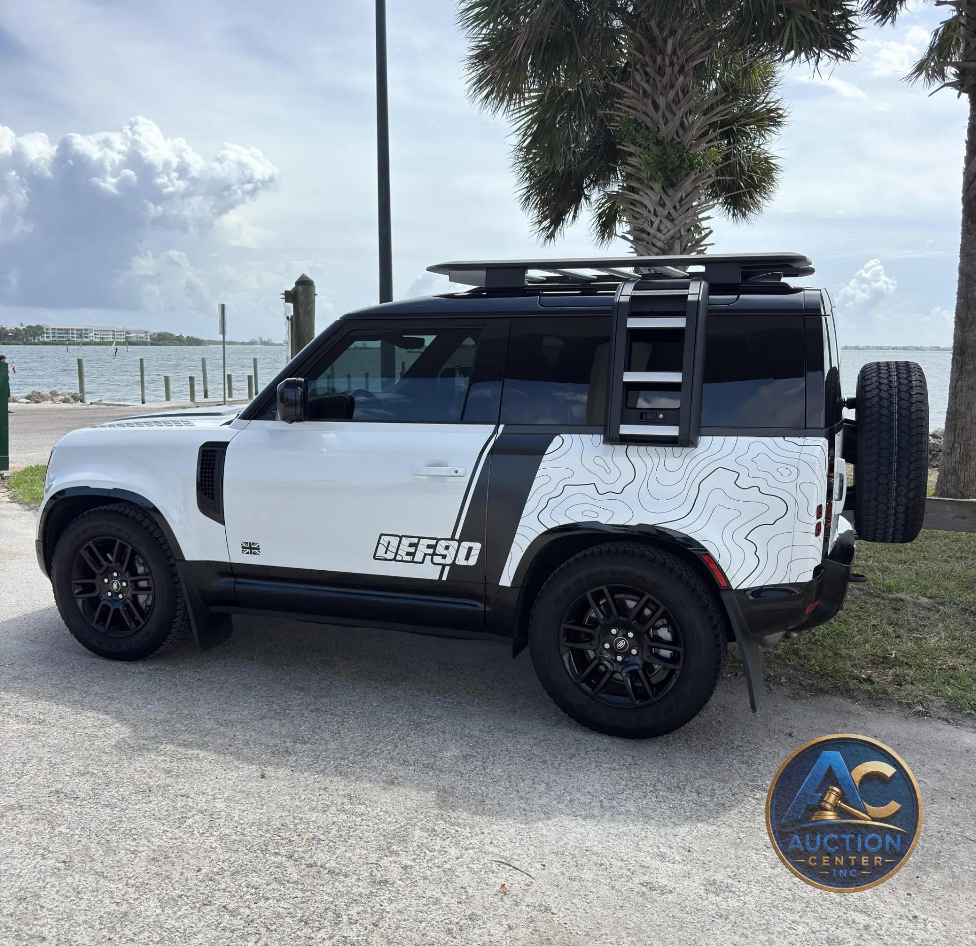 2023 Land Rover Defender 90 Trophy Edition