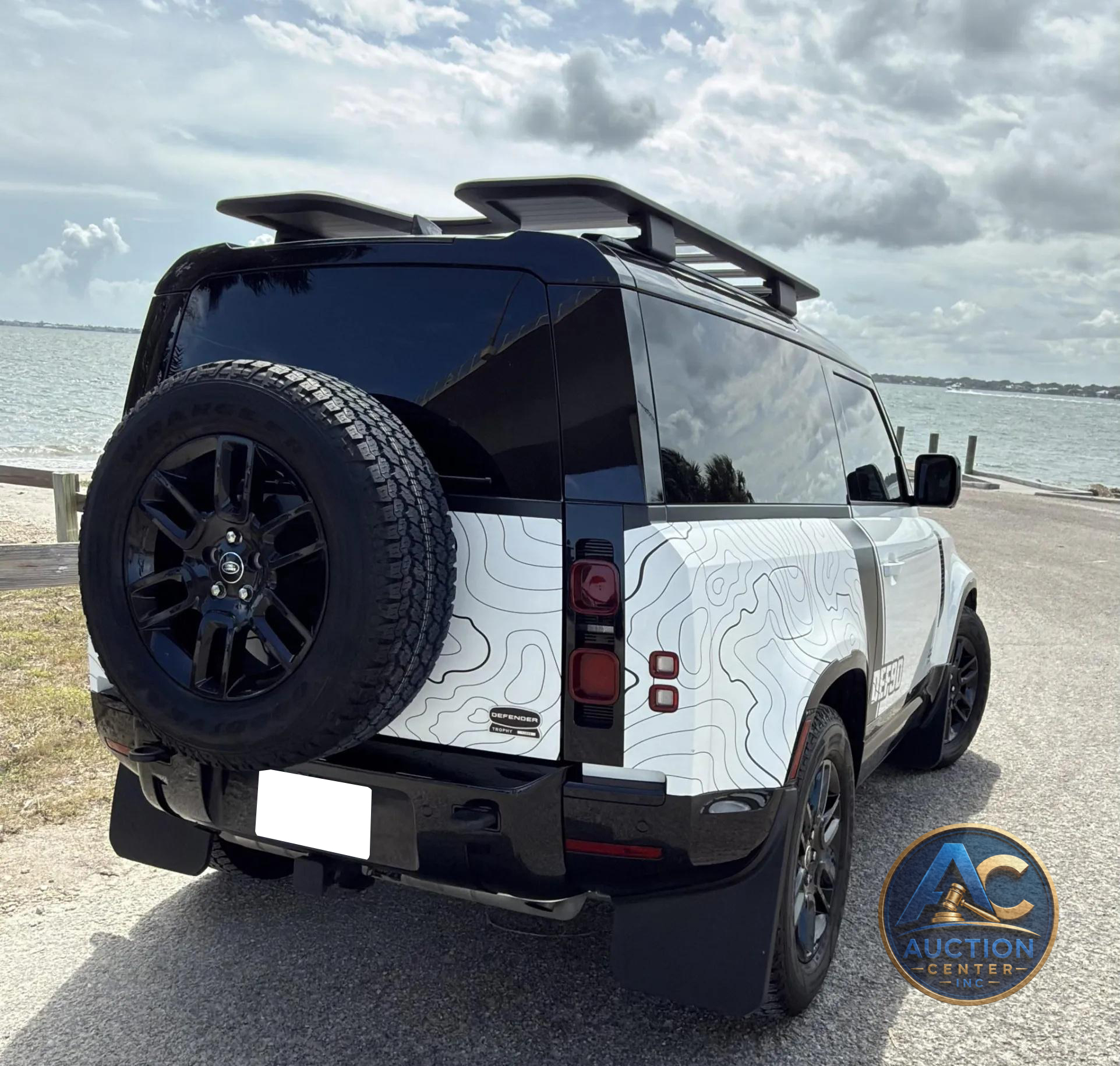 2023 Land Rover Defender 90 Trophy Edition