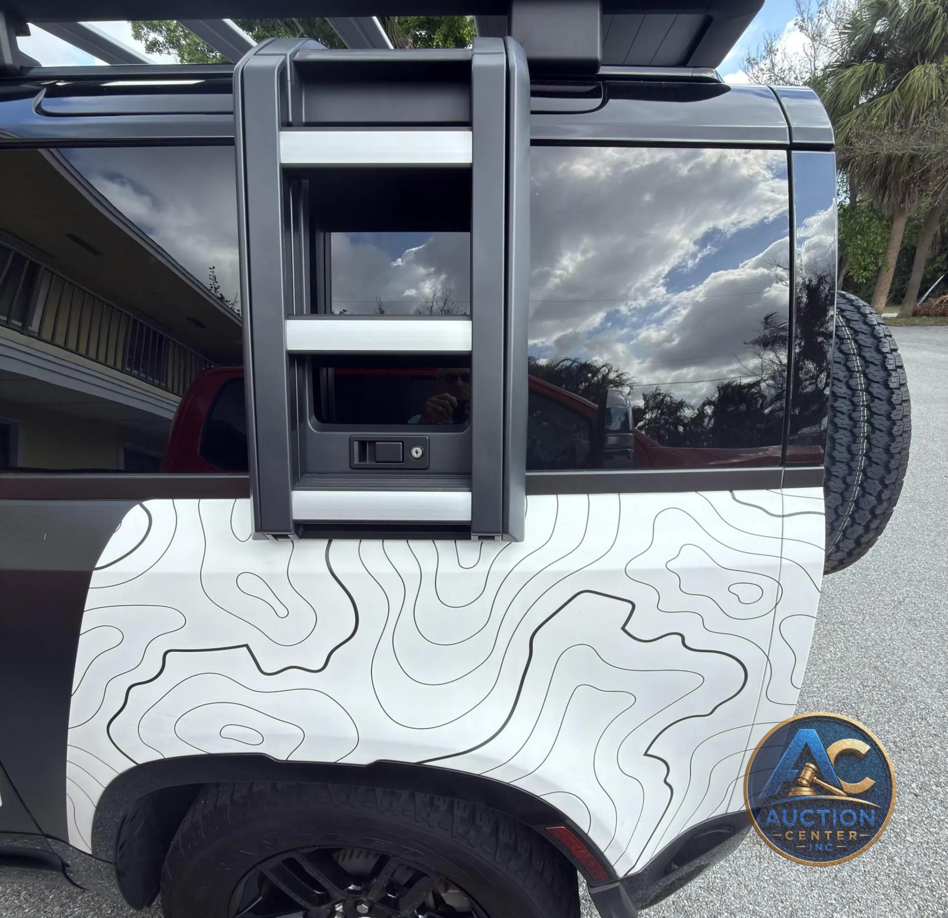 2023 Land Rover Defender 90 Trophy Edition
