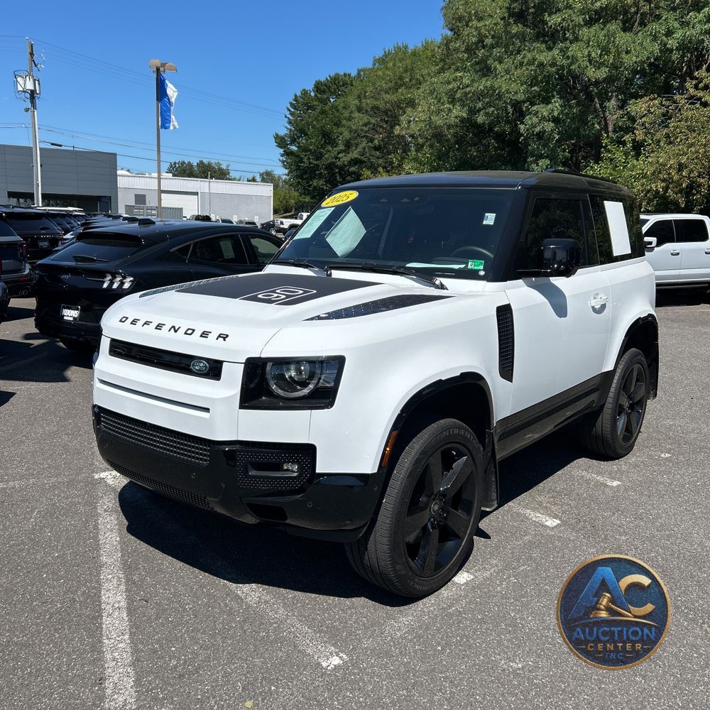 2025 Land Rover Defender 90 P400 X-Dynamic SE