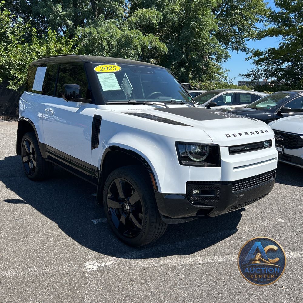 2025 Land Rover Defender 90 P400 X-Dynamic SE