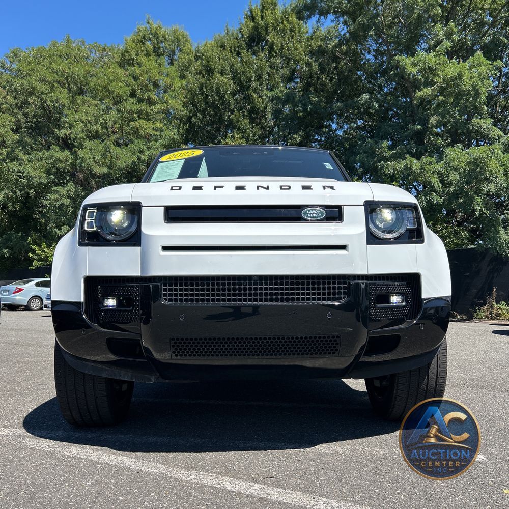2025 Land Rover Defender 90 P400 X-Dynamic SE