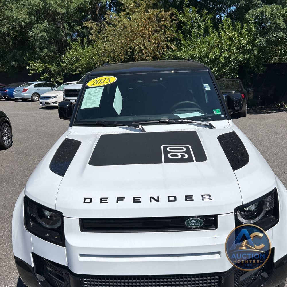 2025 Land Rover Defender 90 P400 X-Dynamic SE