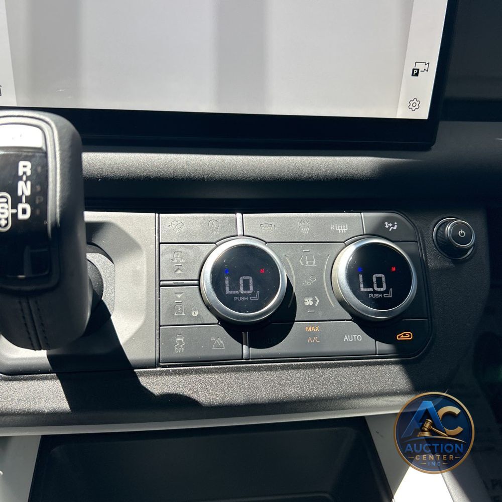 2025 Land Rover Defender 90 P400 X-Dynamic SE