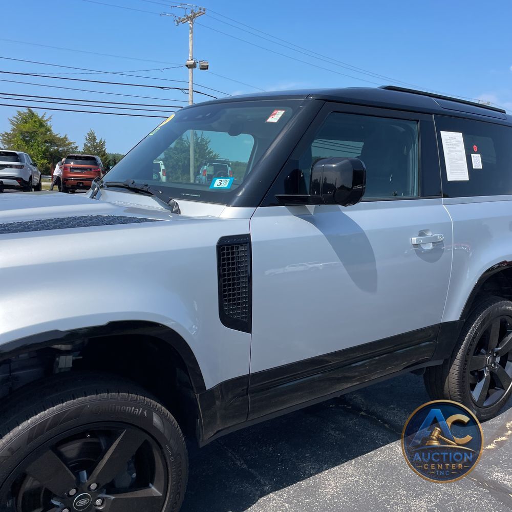 2024 Land Rover Defender 90 P400 X-Dynamic SE