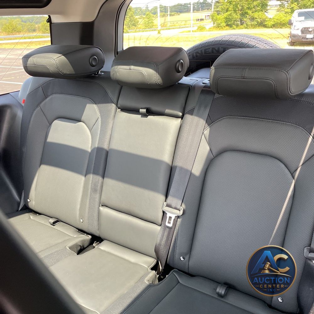 2024 Land Rover Defender 90 P400 X-Dynamic SE