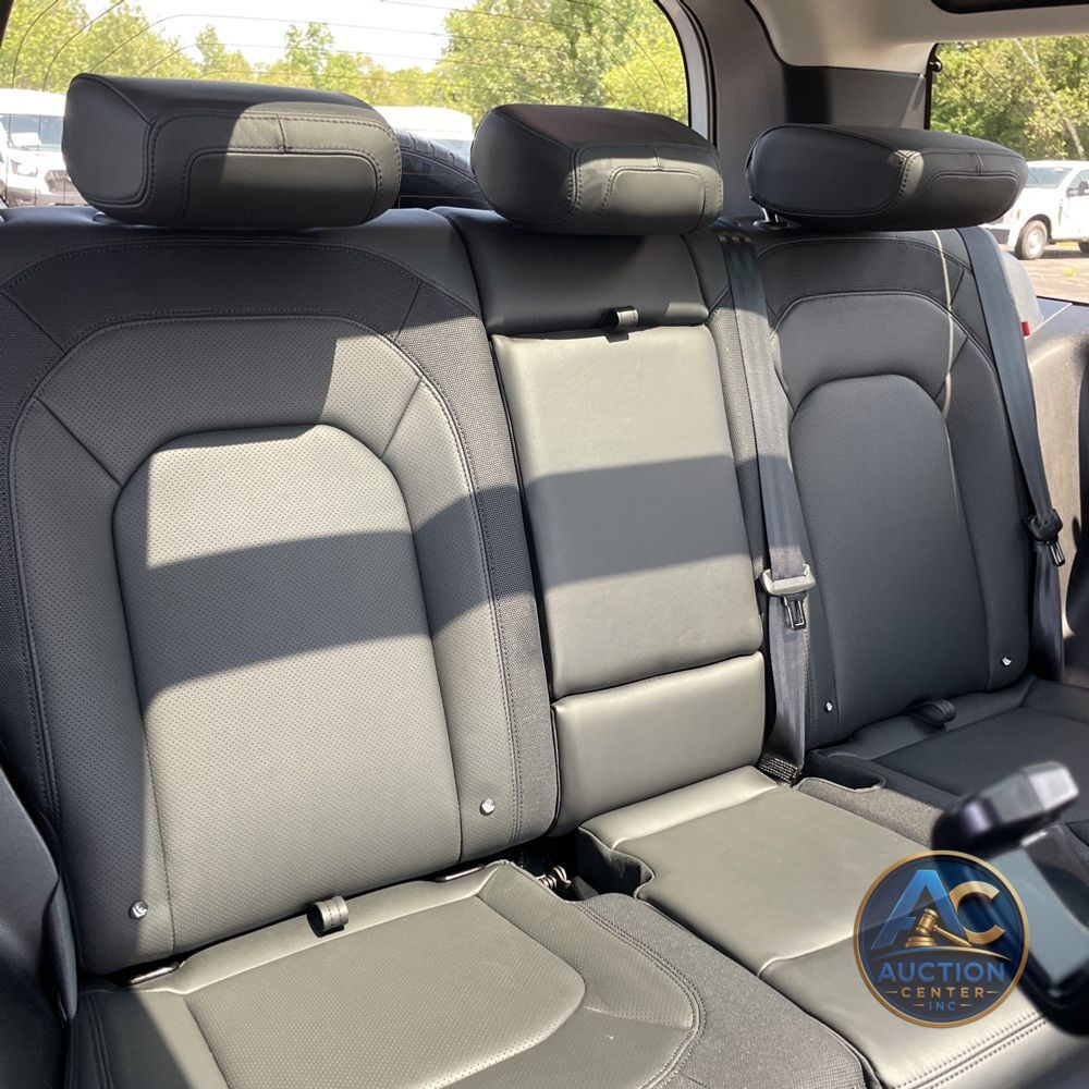 2024 Land Rover Defender 90 P400 X-Dynamic SE