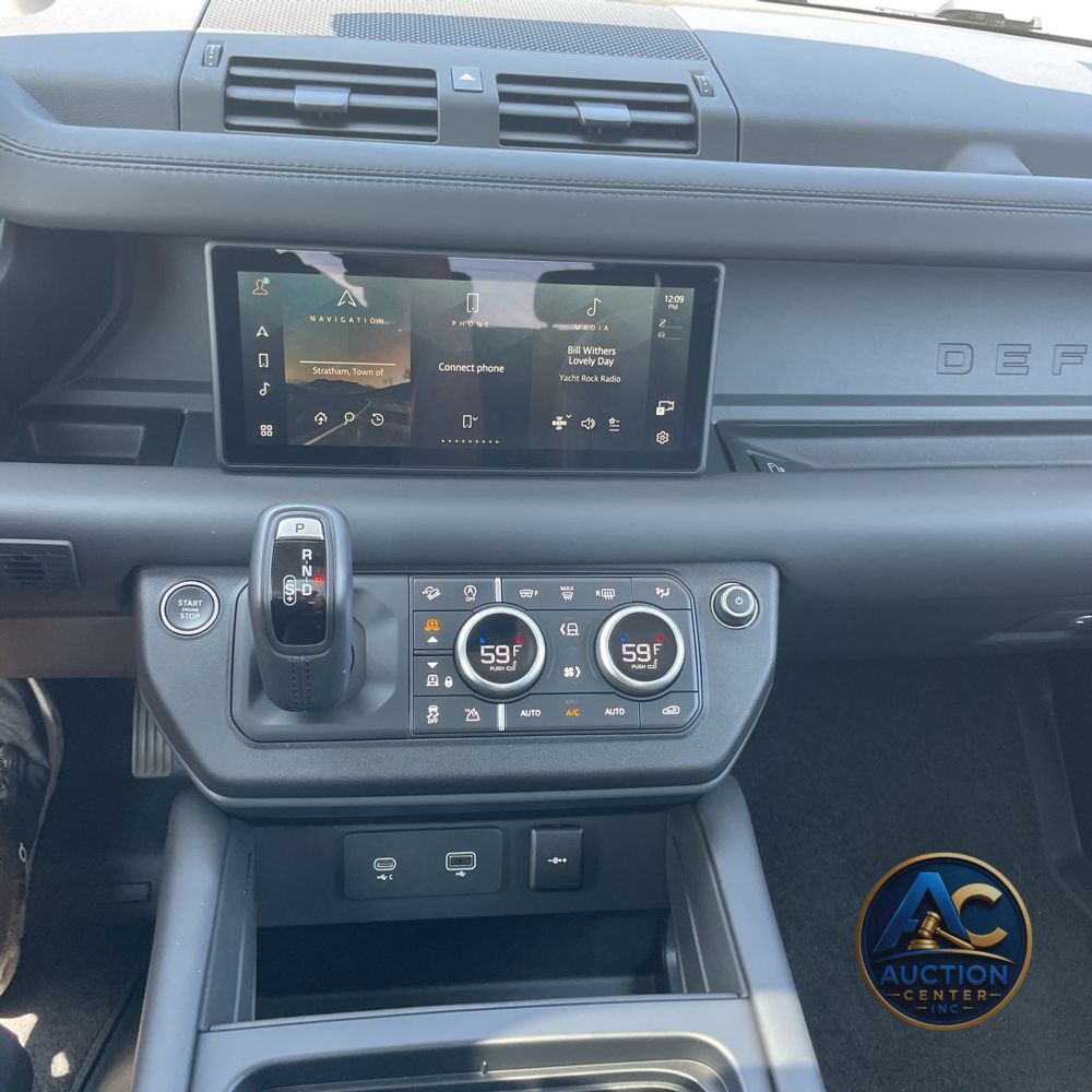 2024 Land Rover Defender 90 P400 X-Dynamic SE
