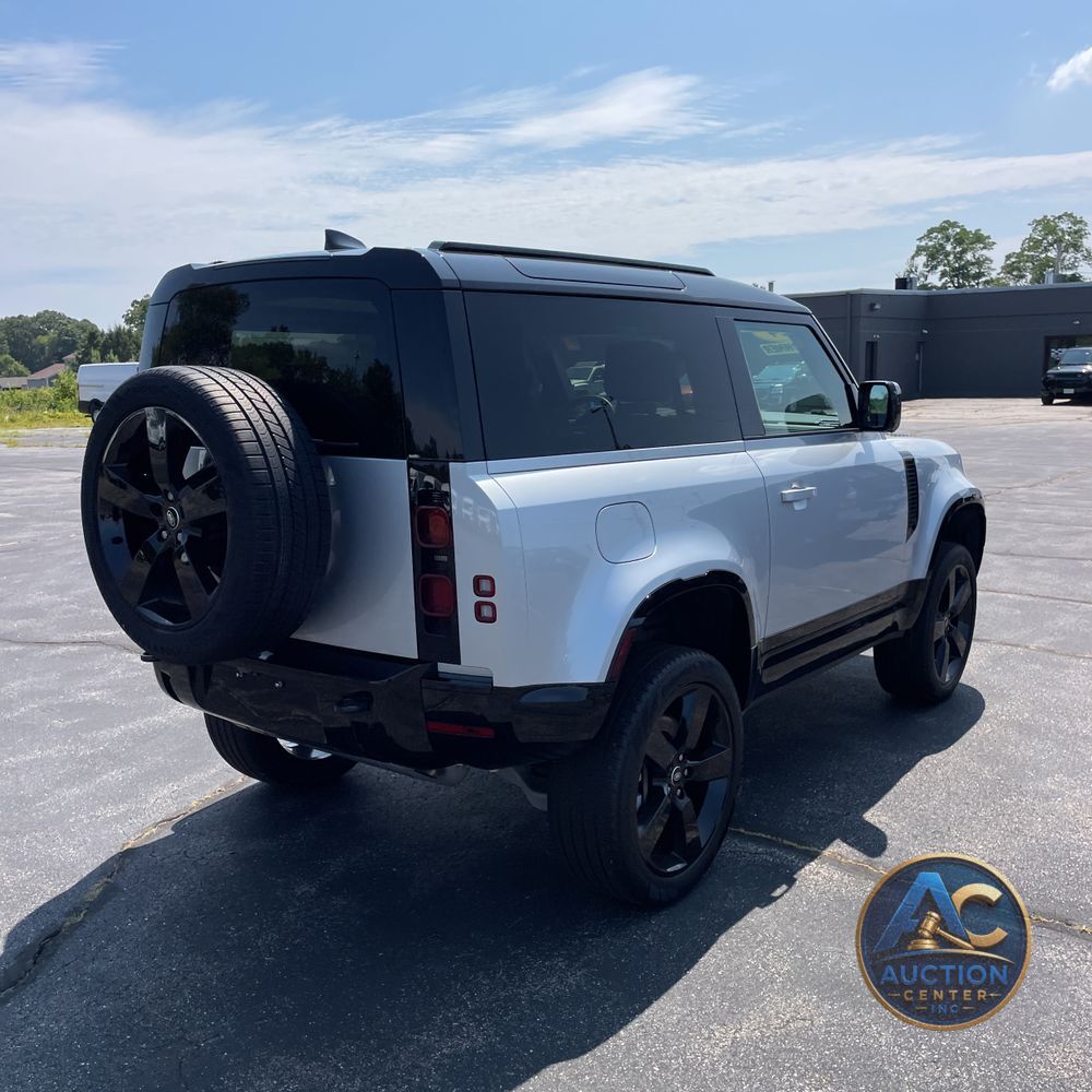 2024 Land Rover Defender 90 P400 X-Dynamic SE