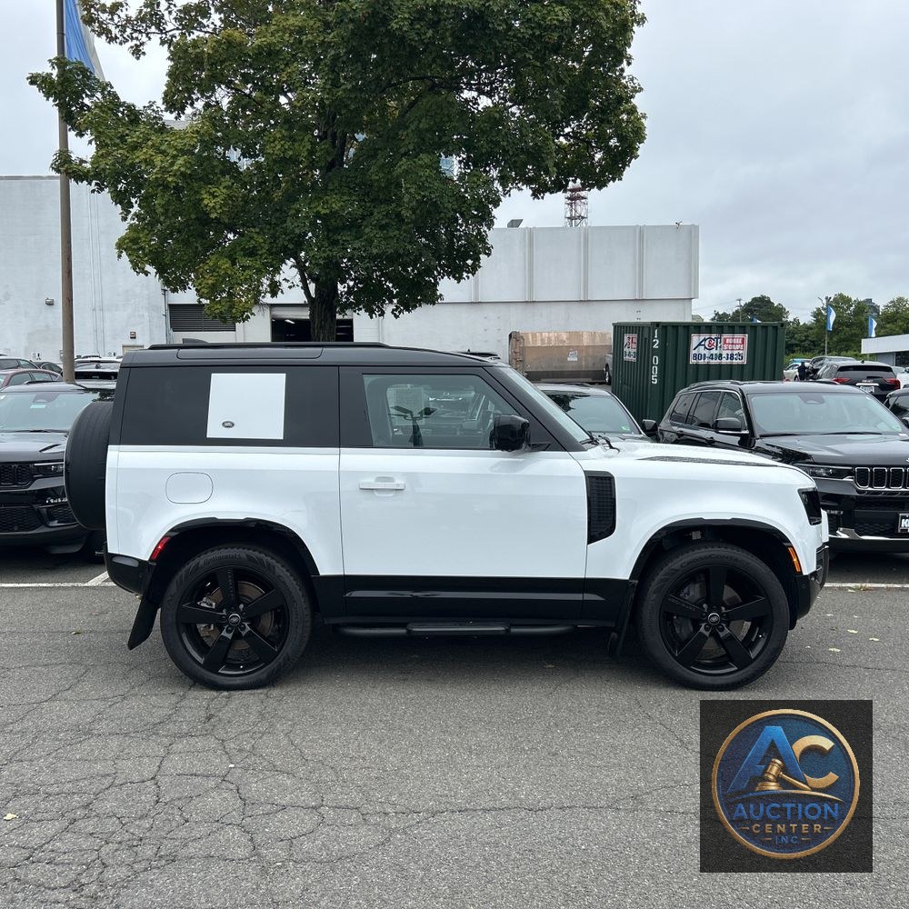 2024 Land Rover Defender 90 P400 X-Dynamic SE