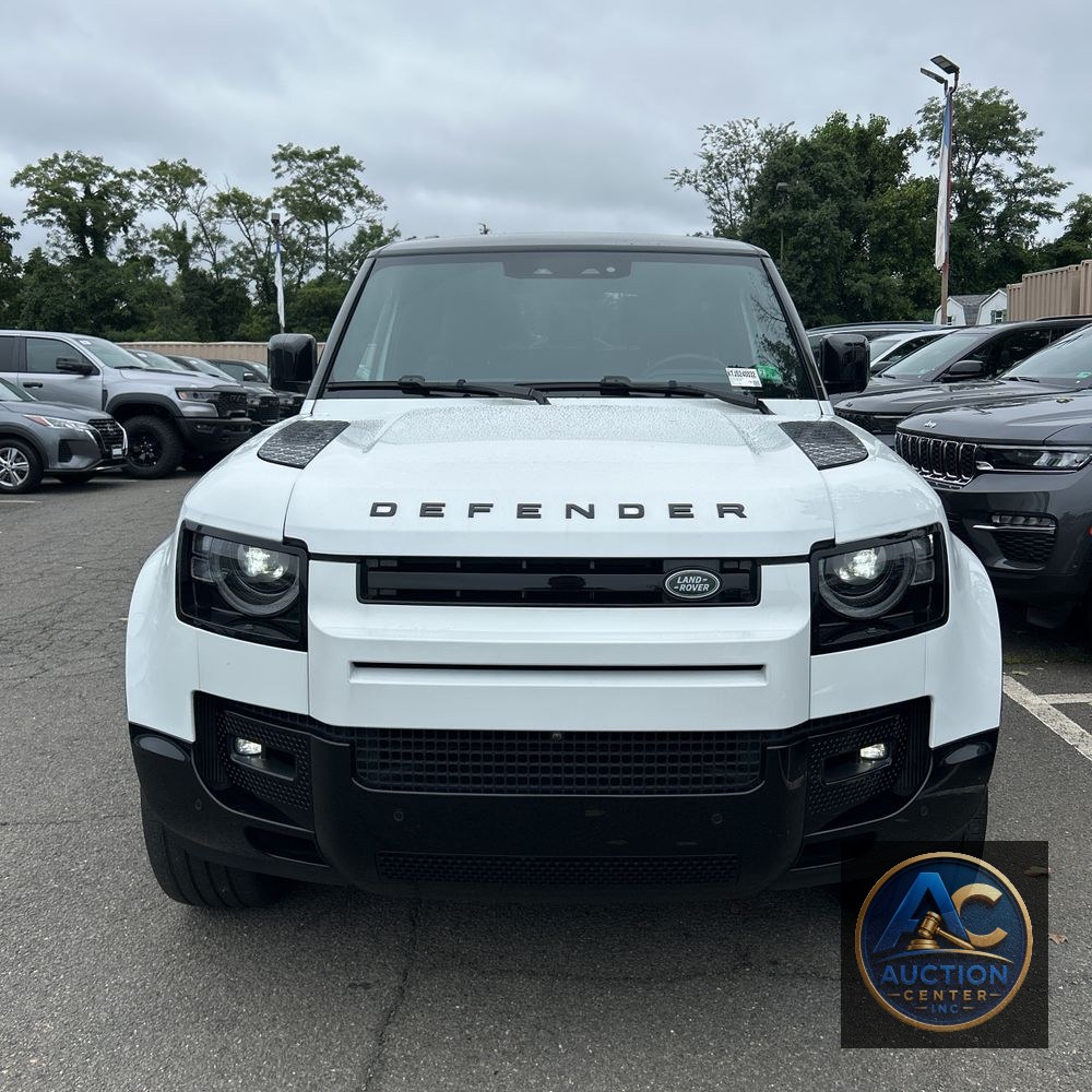 2024 Land Rover Defender 90 P400 X-Dynamic SE