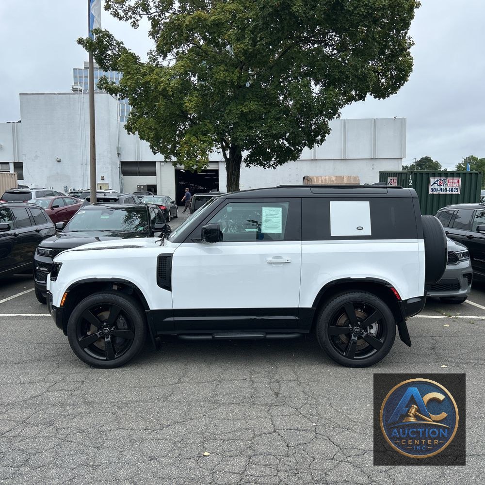 2024 Land Rover Defender 90 P400 X-Dynamic SE