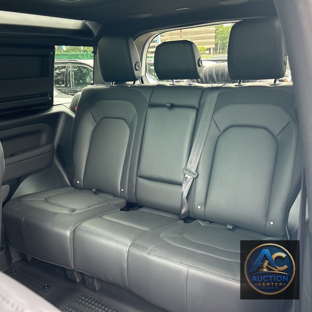 2024 Land Rover Defender 90 P400 X-Dynamic SE
