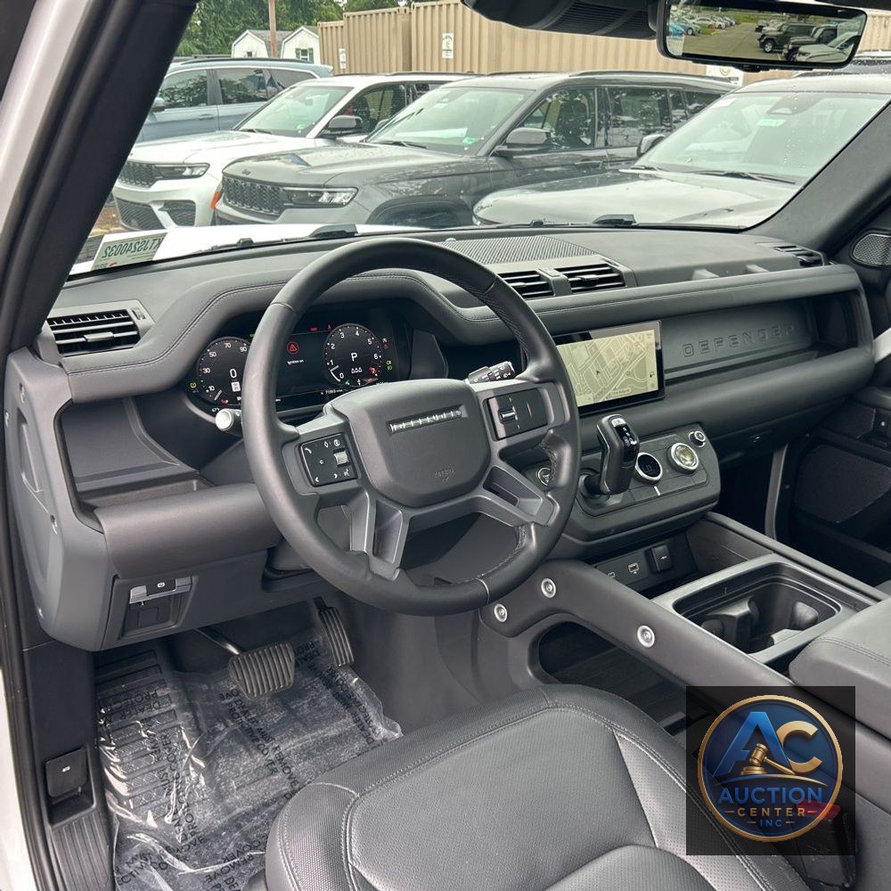 2024 Land Rover Defender 90 P400 X-Dynamic SE
