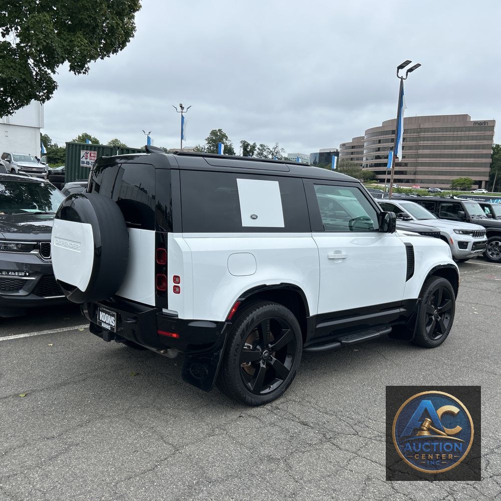 2024 Land Rover Defender 90 P400 X-Dynamic SE