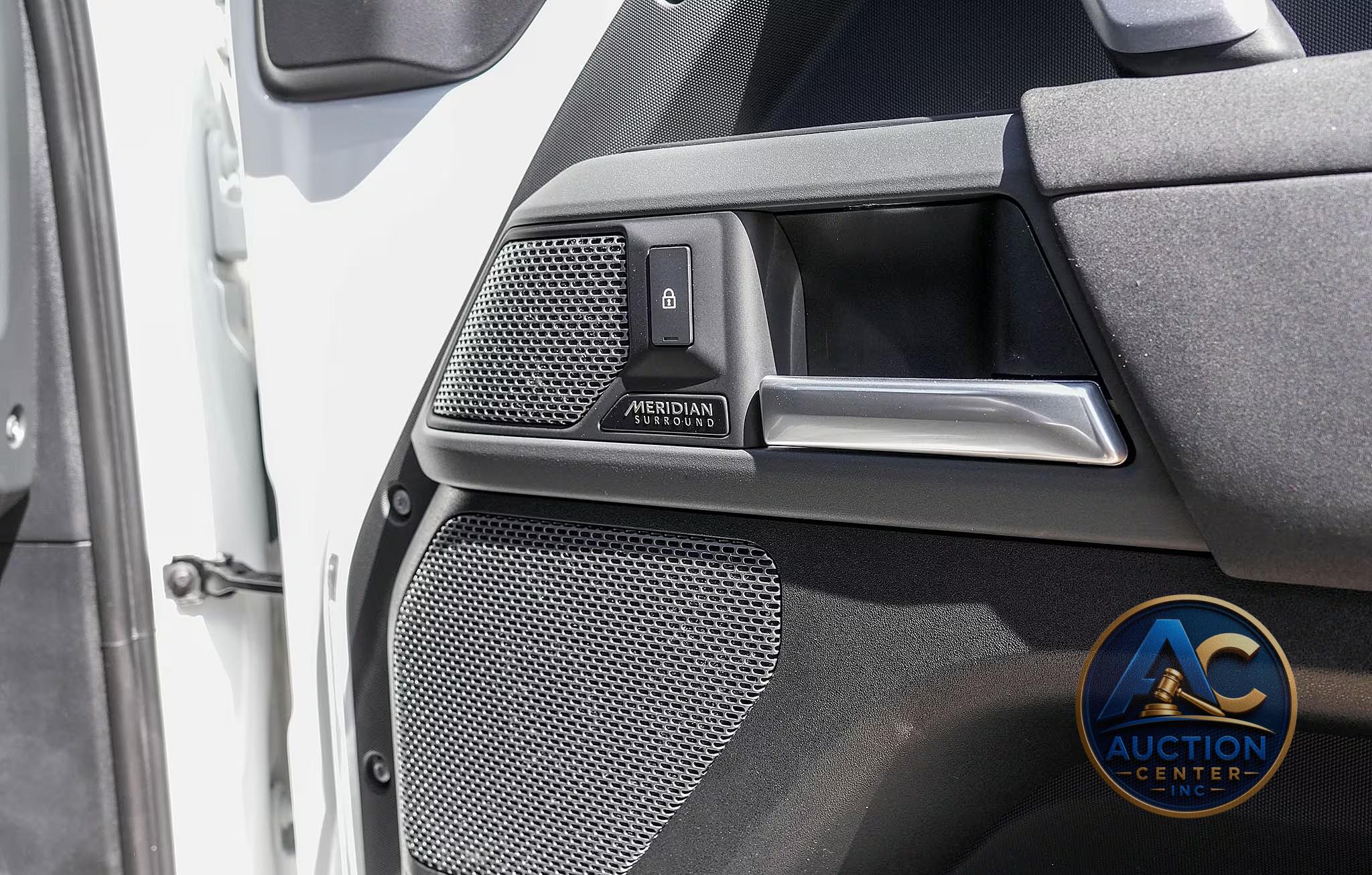 2023 Land Rover Defender 90 X-Dynamic SE Trophy Edition