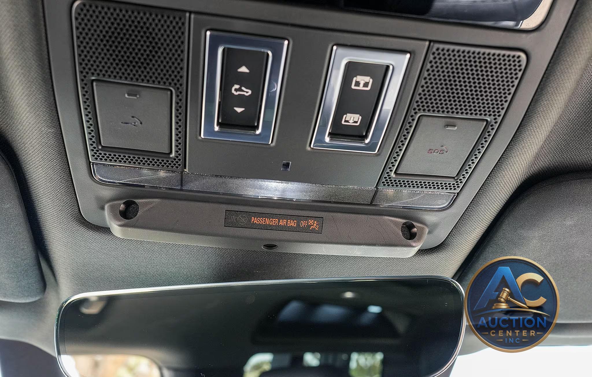 2023 Land Rover Defender 90 X-Dynamic SE Trophy Edition