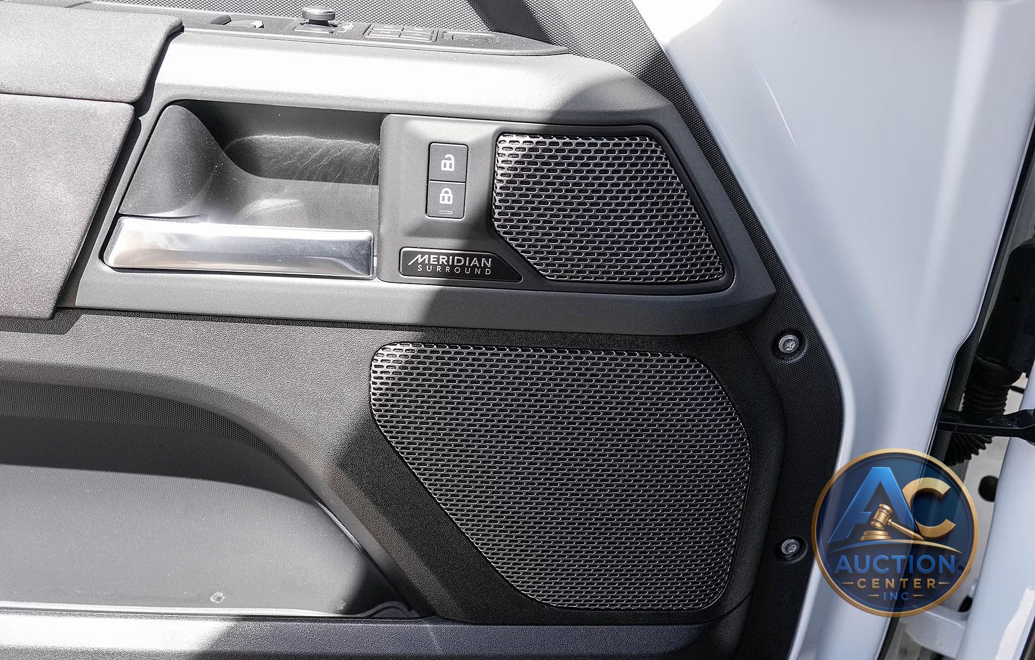 2023 Land Rover Defender 90 X-Dynamic SE Trophy Edition