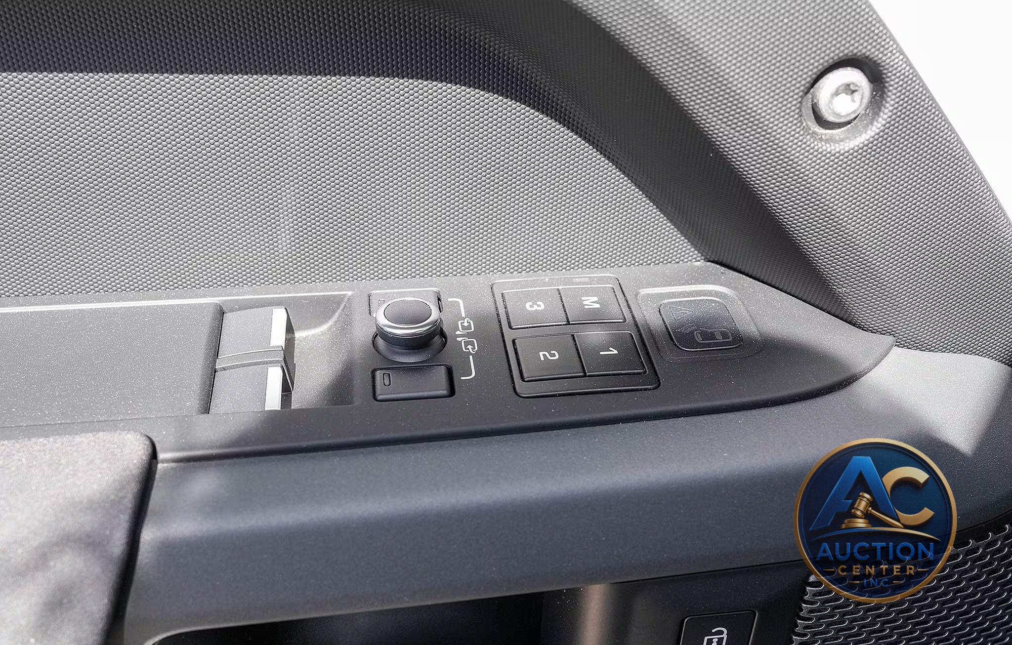 2023 Land Rover Defender 90 X-Dynamic SE Trophy Edition