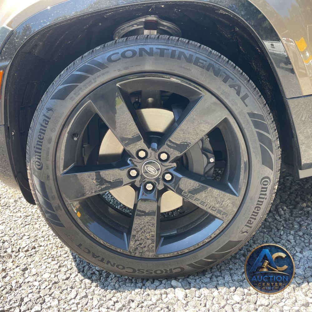 2025 Land Rover Defender 110 X-Dyn SE P400