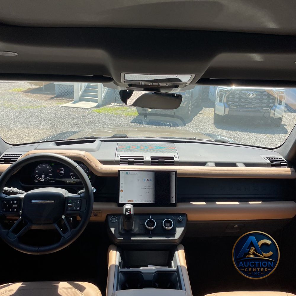 2025 Land Rover Defender 110 X-Dyn SE P400