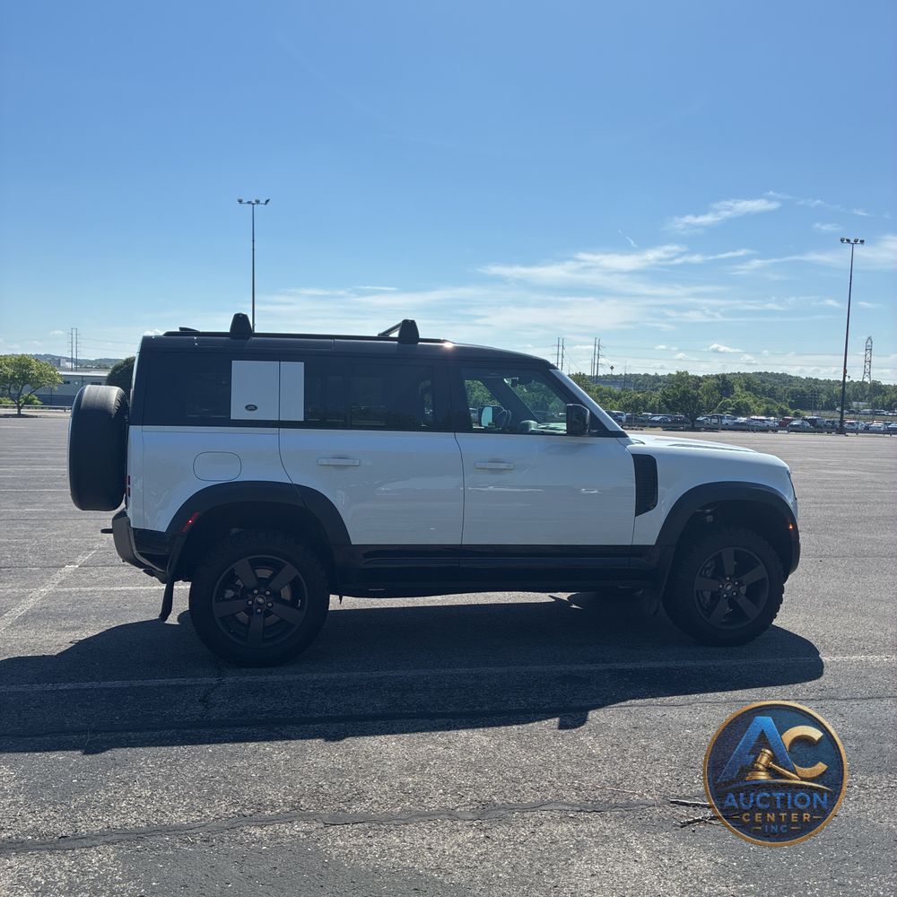 2023 Land Rover Defender 110 X-Dynamic SE