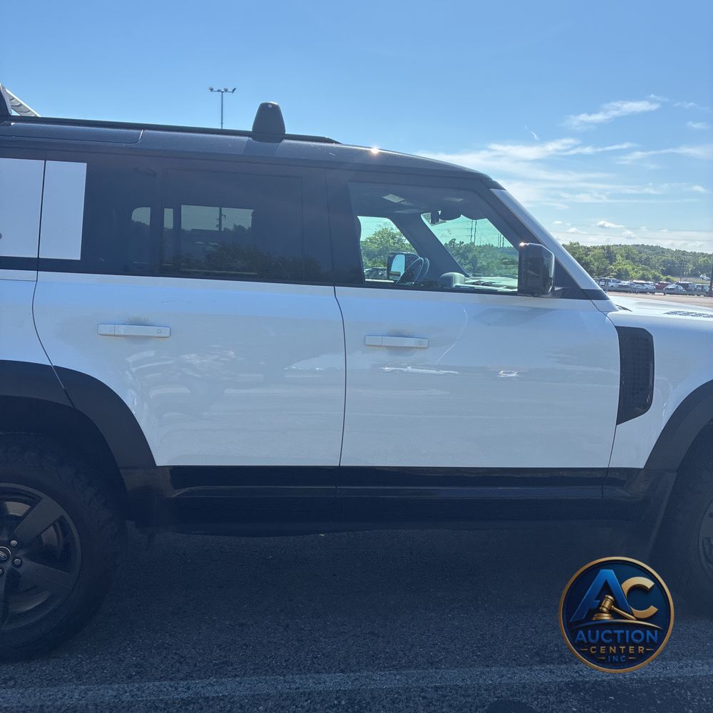 2023 Land Rover Defender 110 X-Dynamic SE