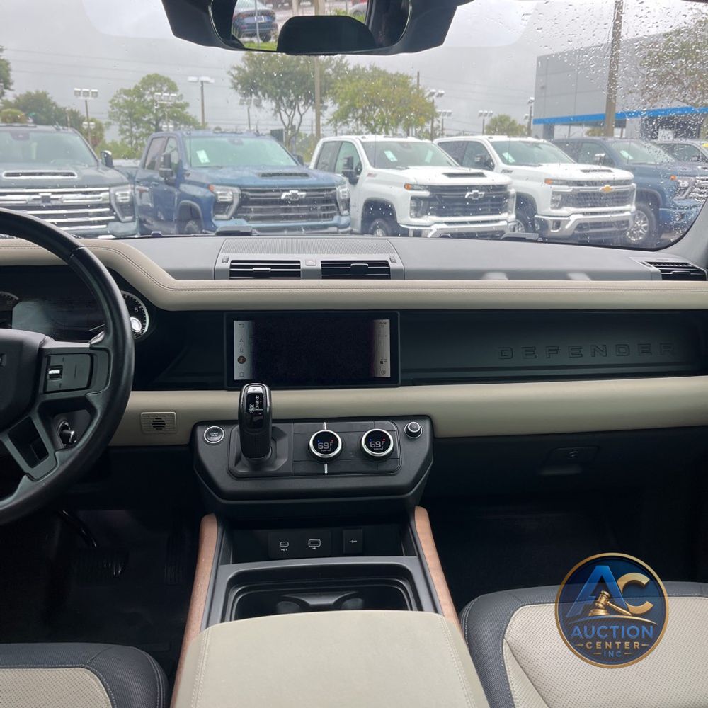 2022 Land Rover Defender 110 X-Dynamic SE