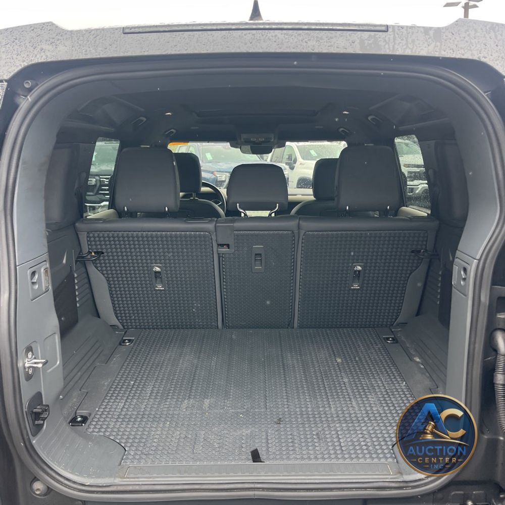 2022 Land Rover Defender 110 X-Dynamic SE