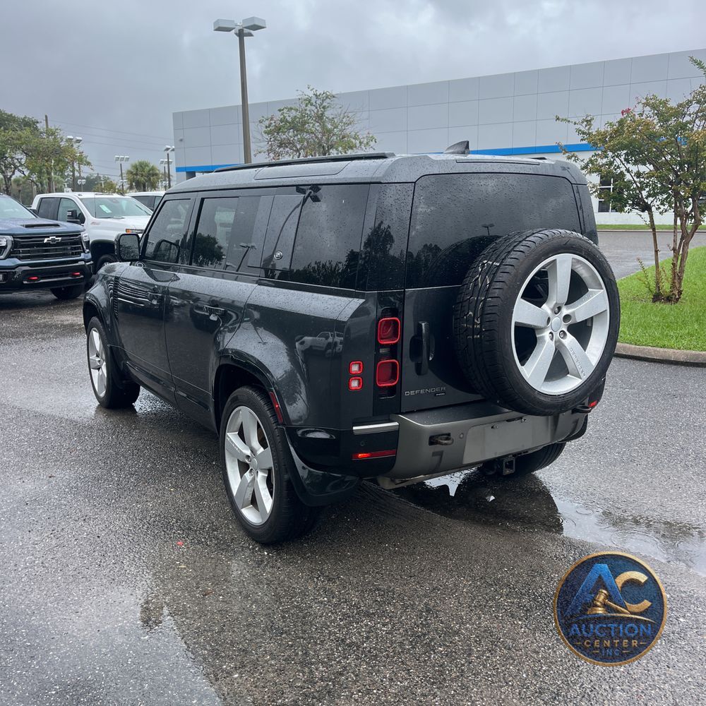 2022 Land Rover Defender 110 X-Dynamic SE