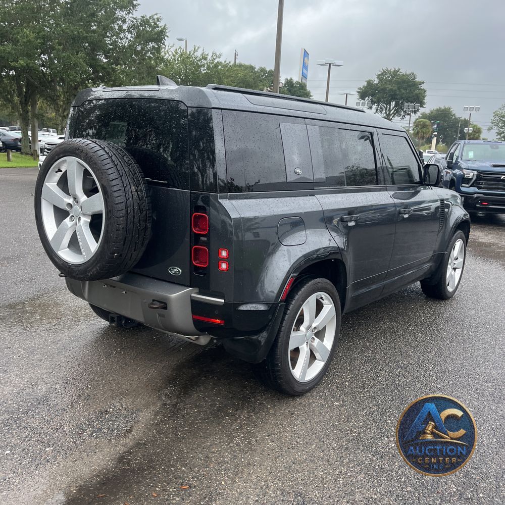 2022 Land Rover Defender 110 X-Dynamic SE