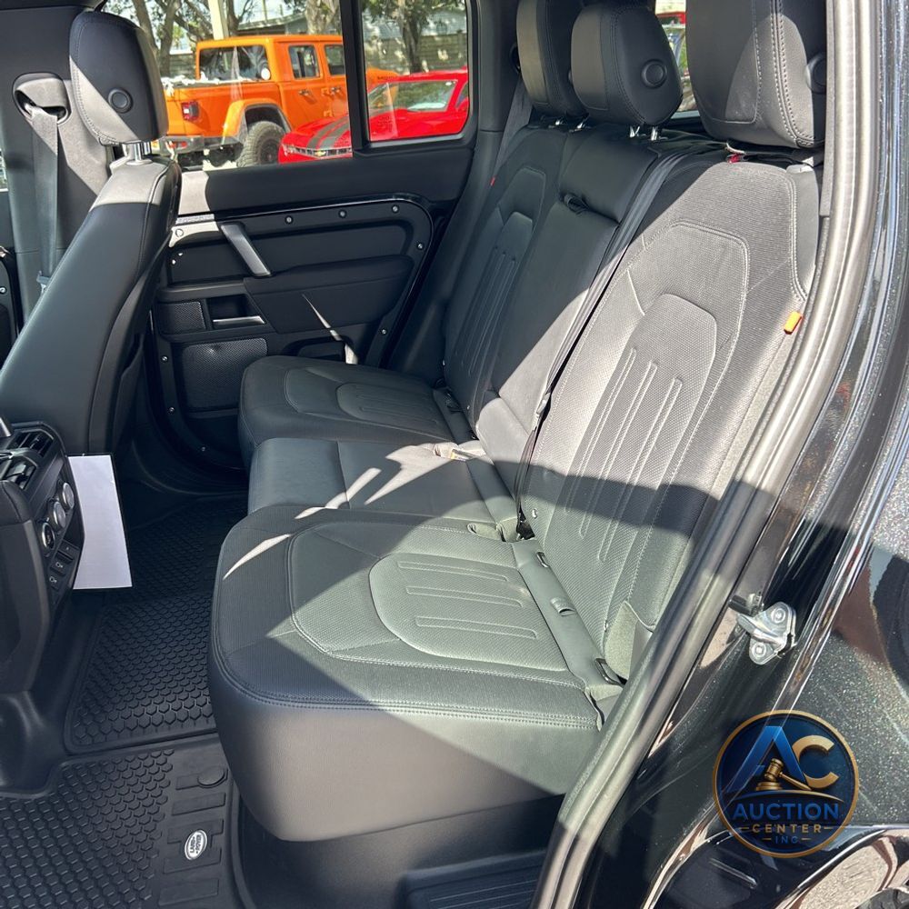 2022 Land Rover Defender 110 X-Dynamic SE