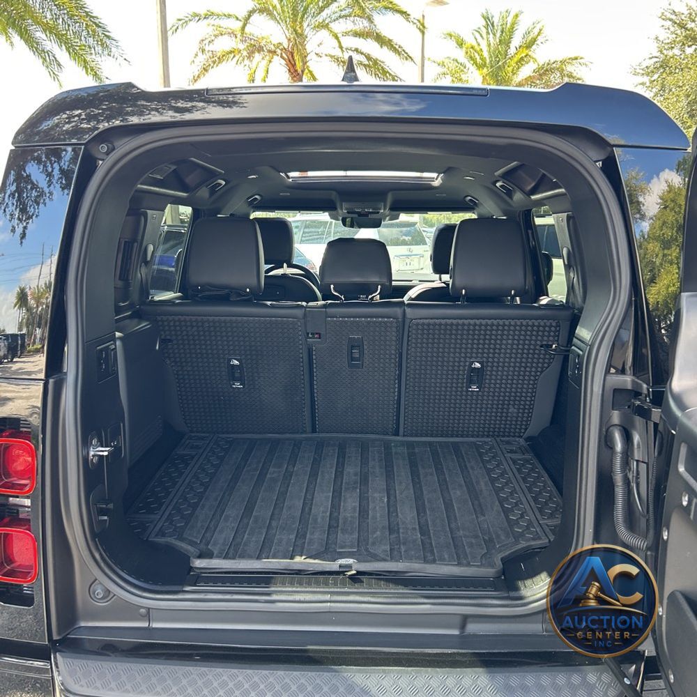 2022 Land Rover Defender 110 X-Dynamic SE
