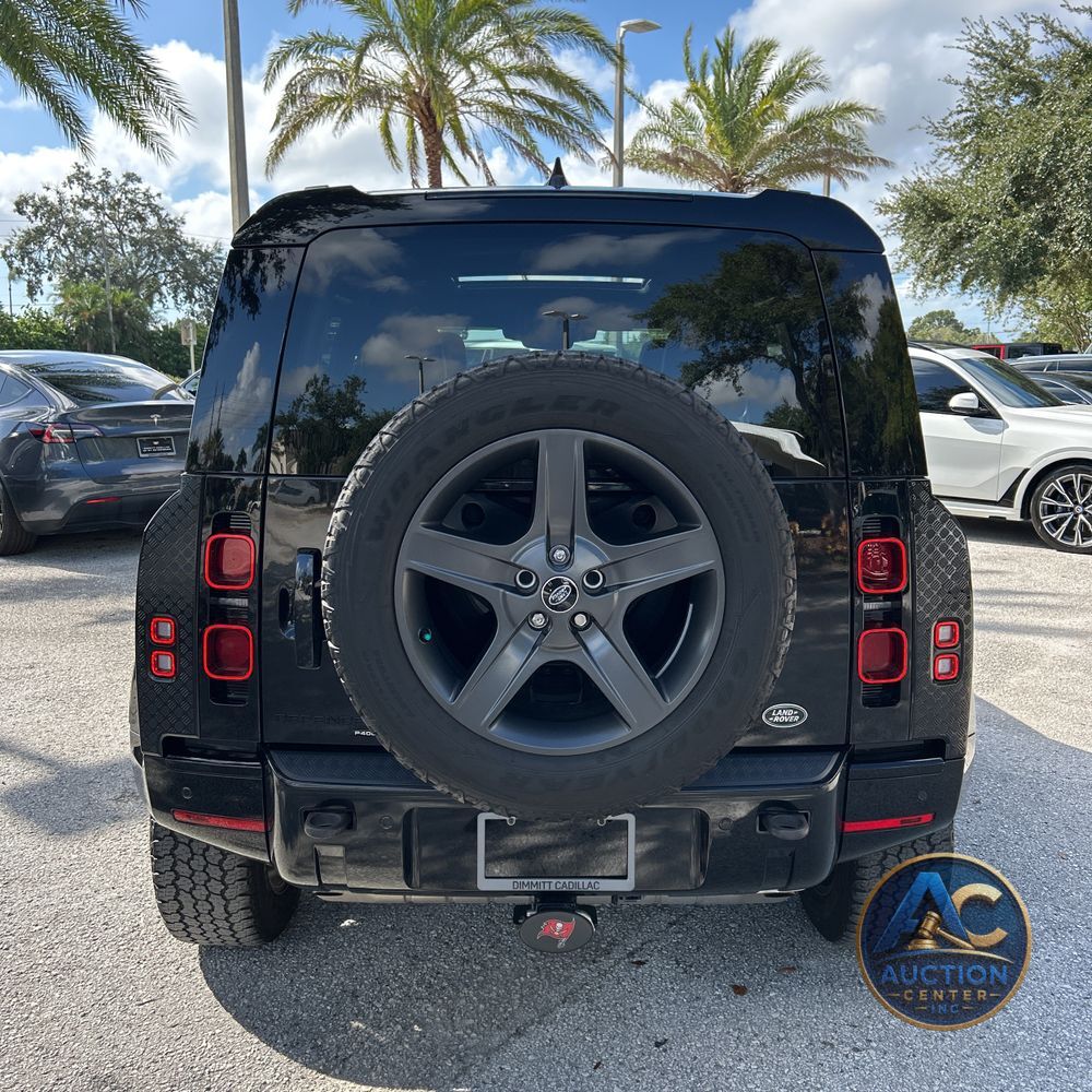2022 Land Rover Defender 110 X-Dynamic SE