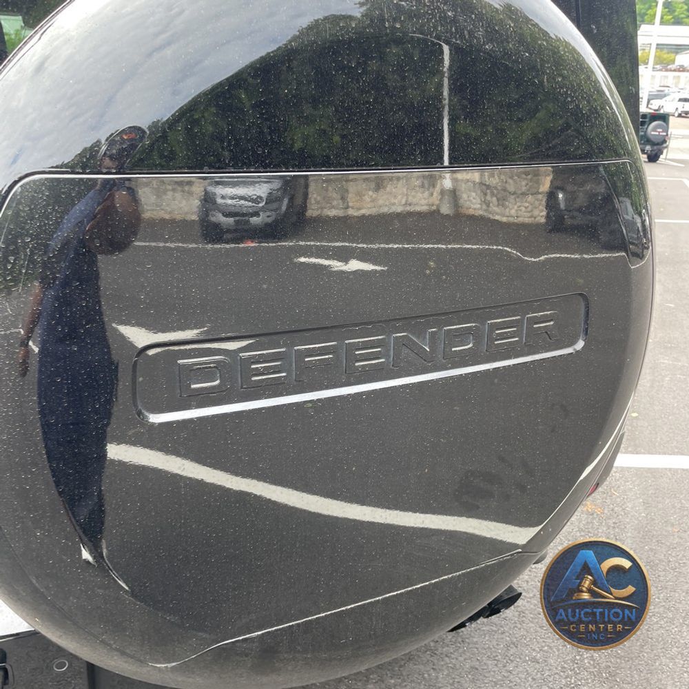 2024 Land Rover Defender 130 X-Dyn SE P400