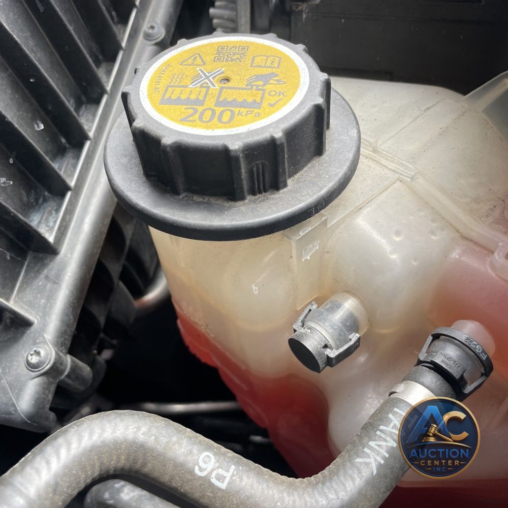 2024 Land Rover Defender 130 X-Dyn SE P400