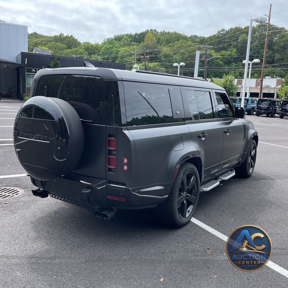 2024 Land Rover Defender 130 X-Dyn SE P400