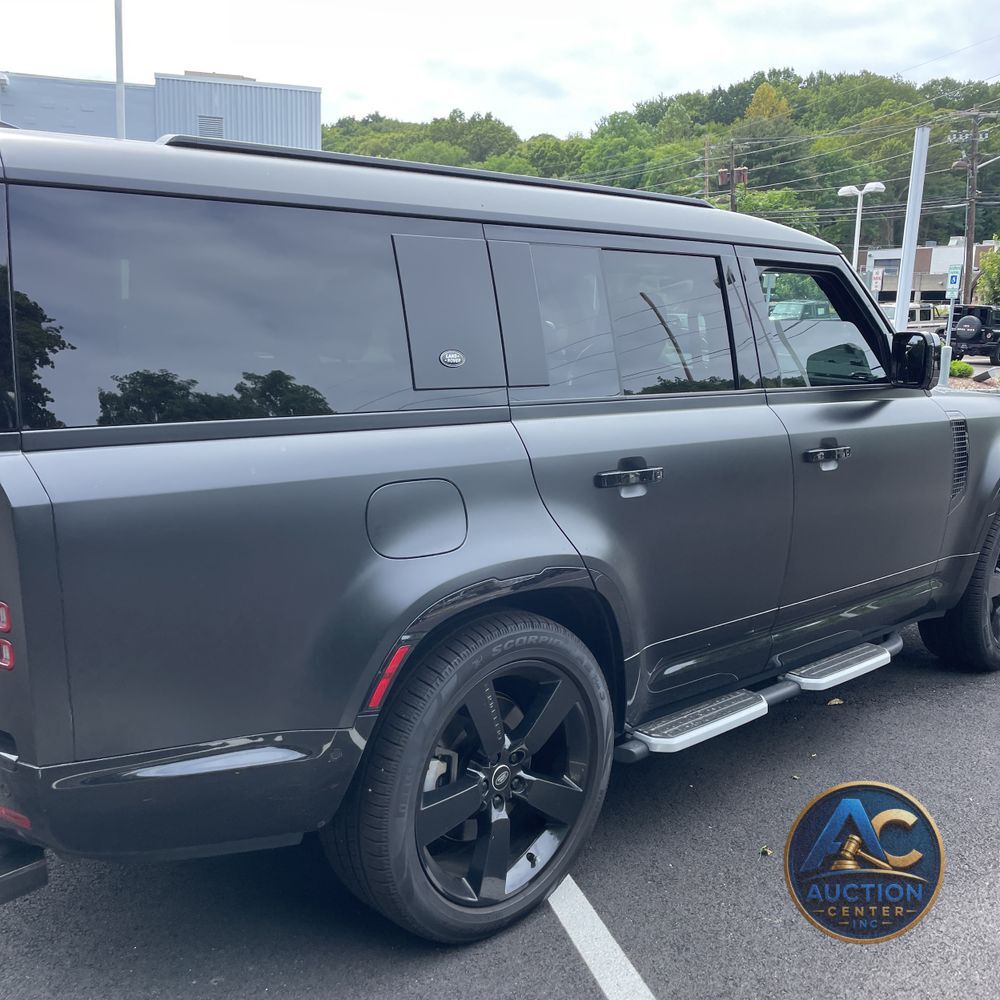 2024 Land Rover Defender 130 X-Dyn SE P400